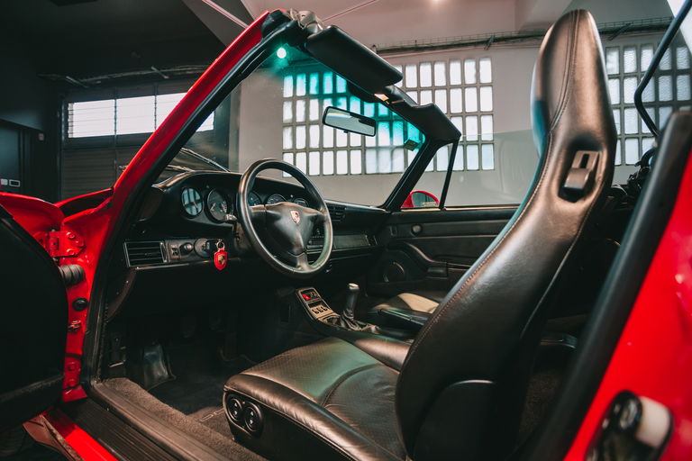 Porsche 911 Carrera 4