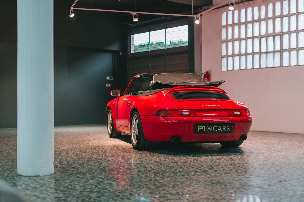 Porsche 911 Carrera 4