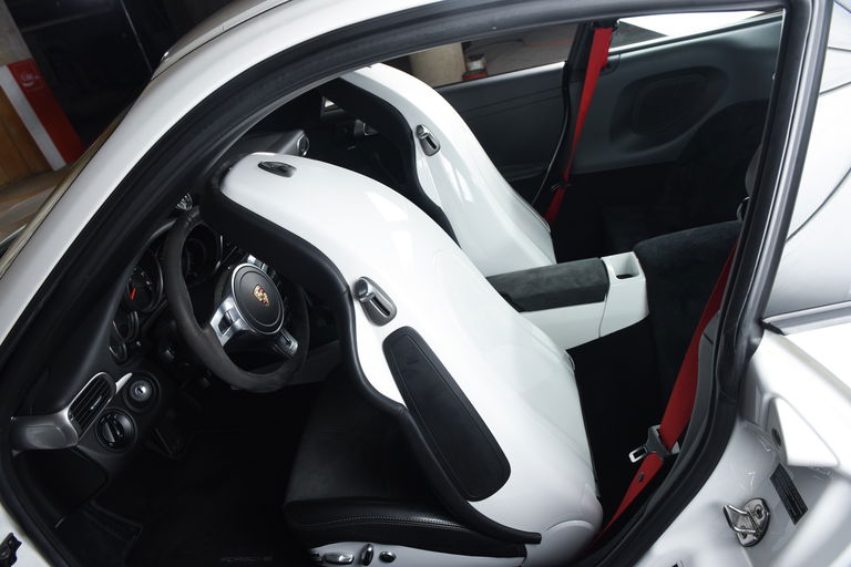 Porsche 997.2 Carrera GTS