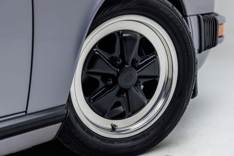 Porsche 911 Carrera 3.2 (KAT)