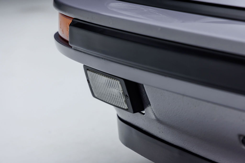 Porsche 911 Carrera 3.2 (KAT)