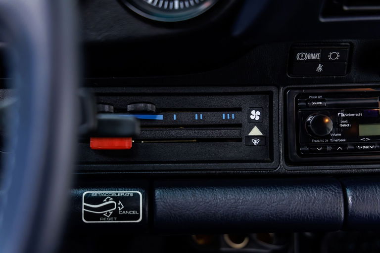 Porsche 911 Carrera 3.2 (KAT)