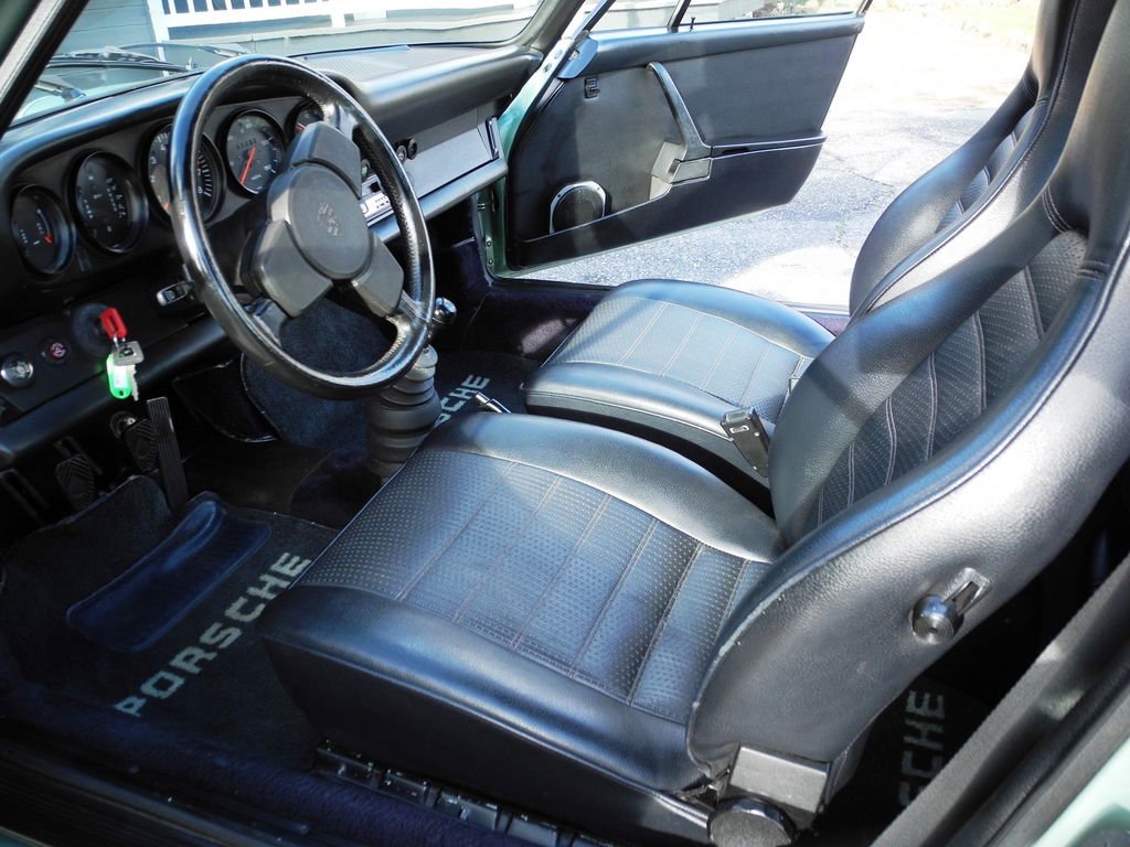 Porsche 911 Carrera (US)