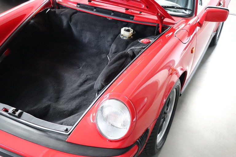 Porsche 911 Carrera 3.2