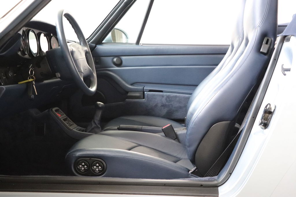 Porsche 993 Carrera 4