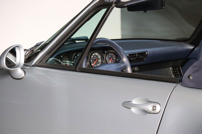 Porsche 993 Carrera 4