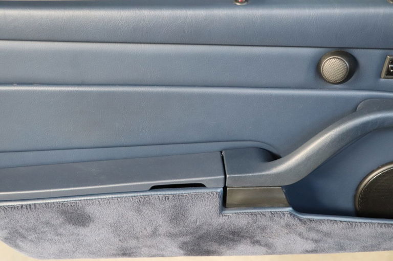 Porsche 993 Carrera 4