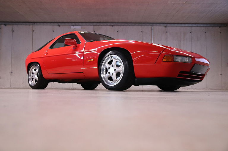 Porsche 928 GT