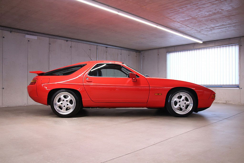 Porsche 928 GT