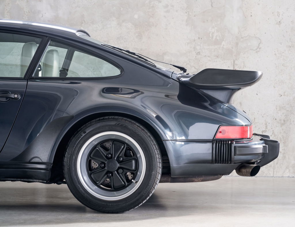 Porsche 911 Turbo 3.3