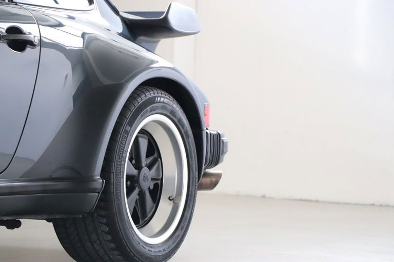 Porsche 911 Turbo 3.3