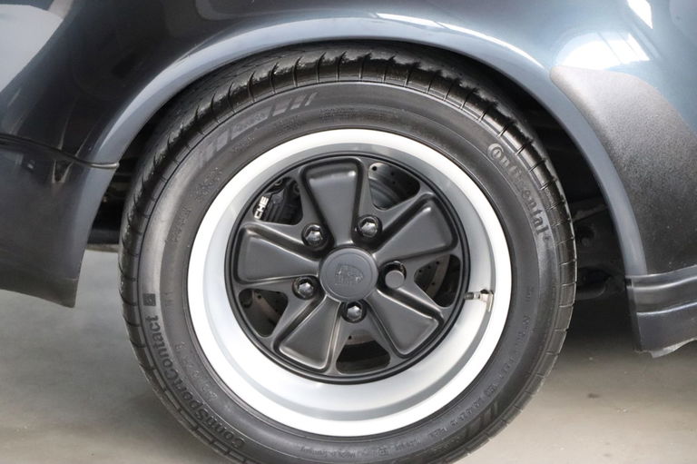 Porsche 911 Turbo 3.3