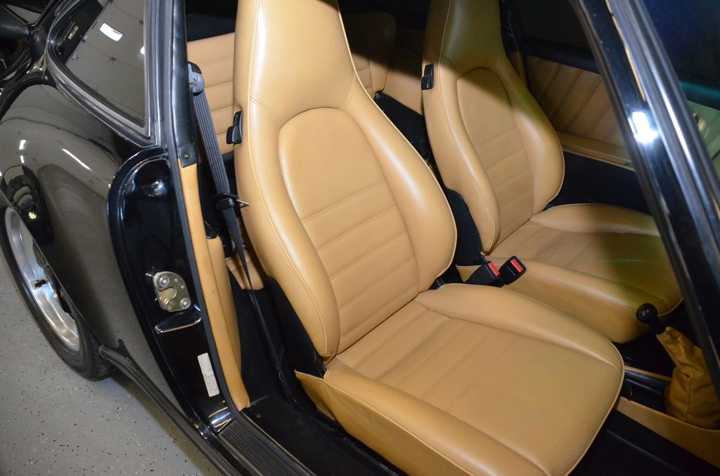 Porsche 911 Carrera 3.2 (US)