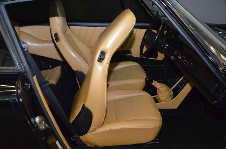 Porsche 911 Carrera 3.2 (US)