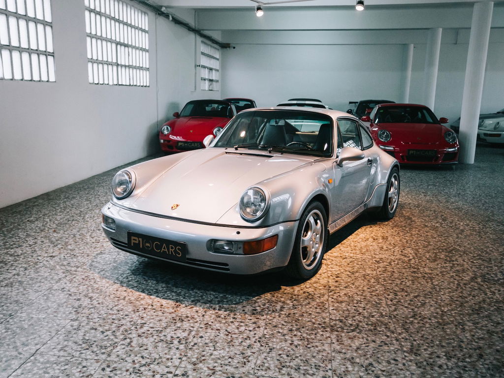 Porsche 911 Carrera 4