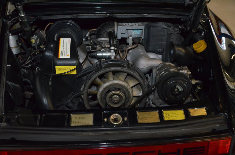 Porsche 911 Carrera 3.2 (US)