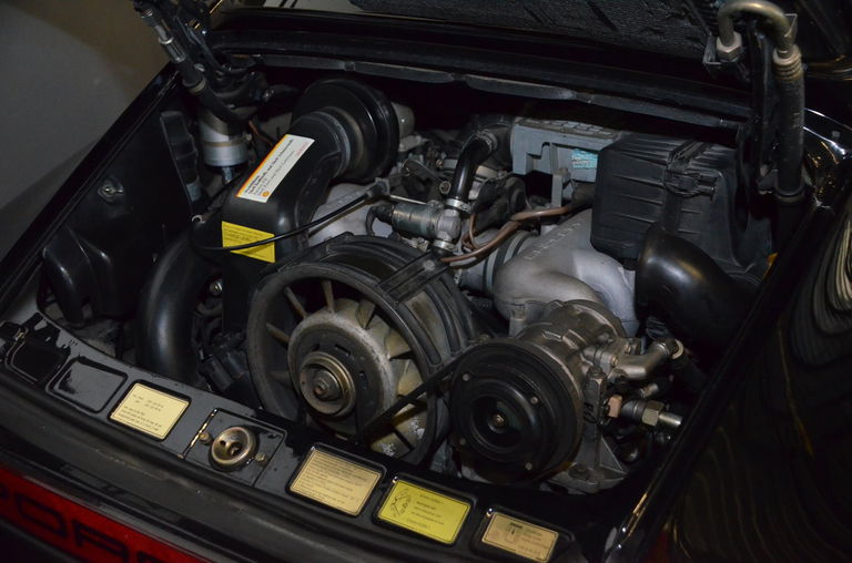 Porsche 911 Carrera 3.2 (US)