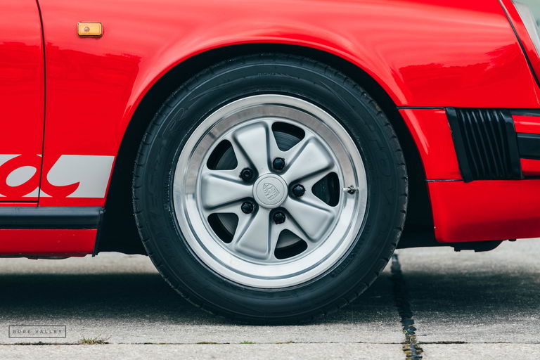 Porsche 911 Carrera 3.2