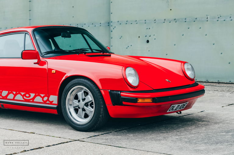 Porsche 911 Carrera 3.2