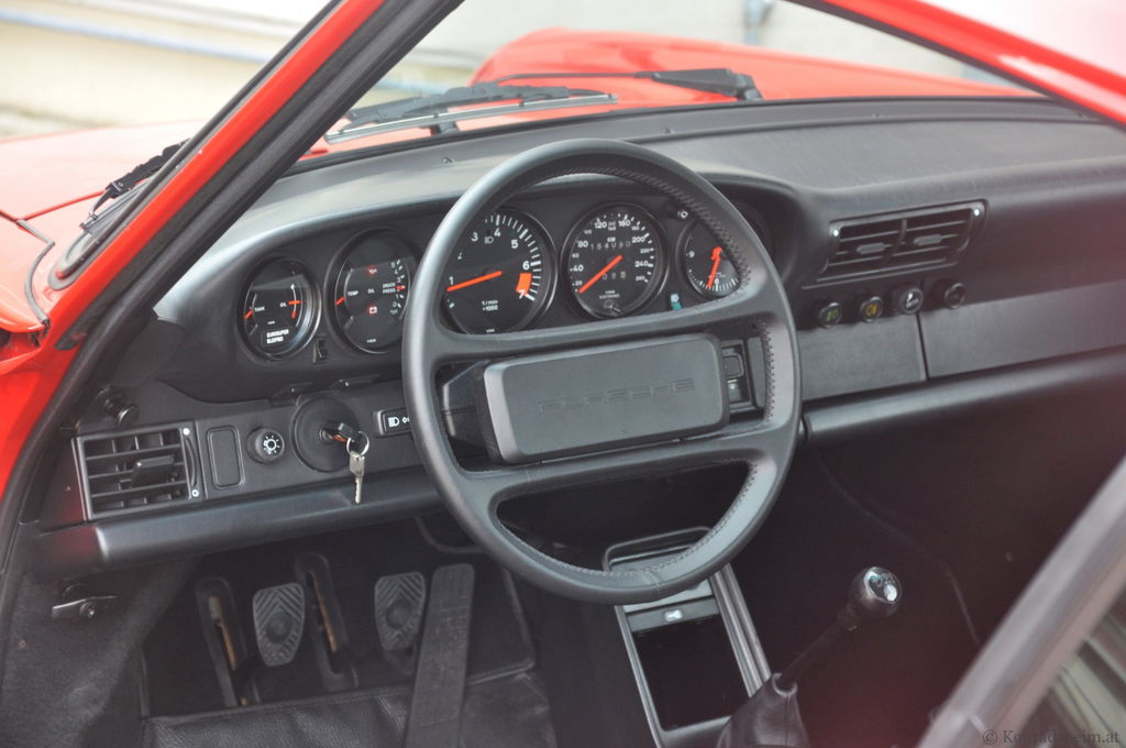 Porsche 911 Carrera 3.2