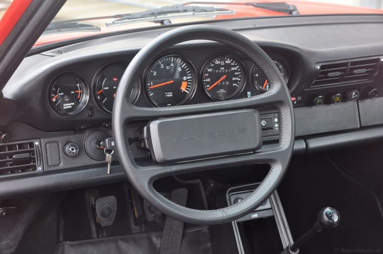 Porsche 911 Carrera 3.2