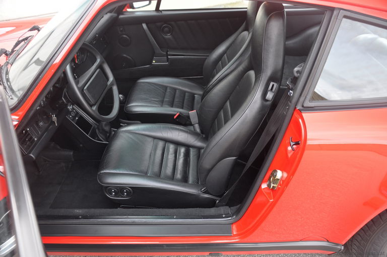 Porsche 911 Carrera 3.2