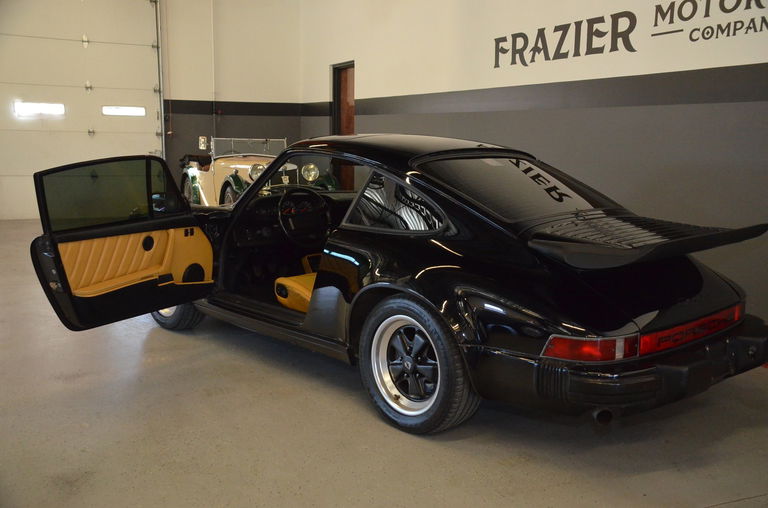Porsche 911 Carrera 3.2 (US)
