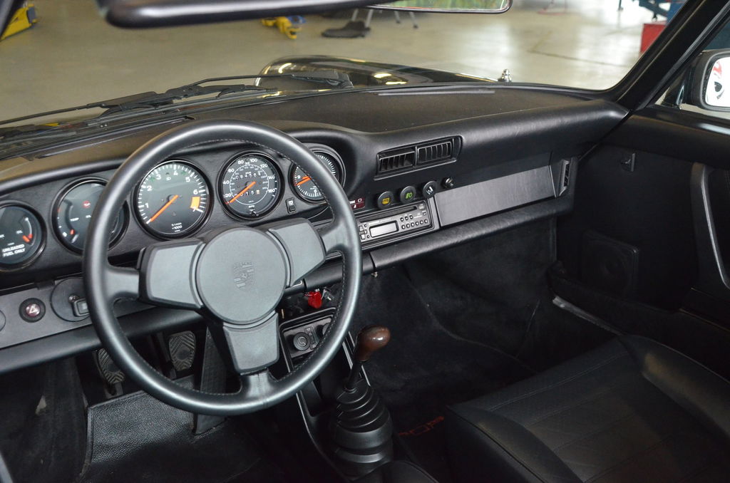 Porsche 911 Carrera 3.2