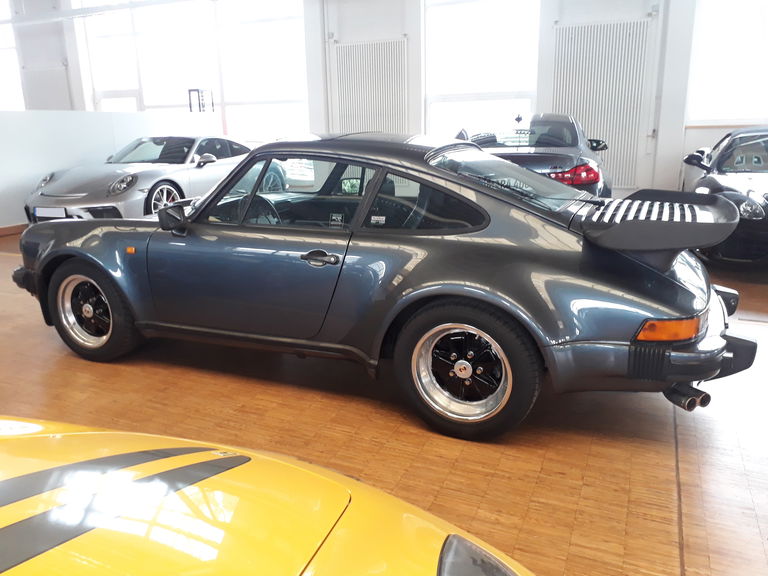 Porsche 911 Turbo 3.3
