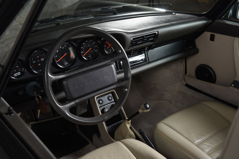 Porsche 911 Carrera 3.2