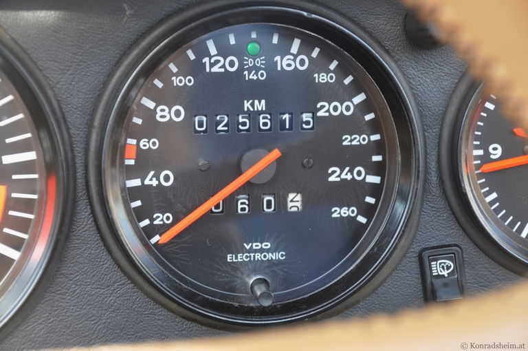 Porsche 911 Carrera 3.2 Speedster