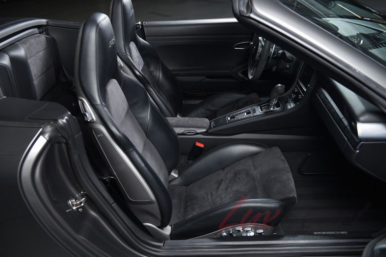 Porsche 991 Carrera 4 GTS