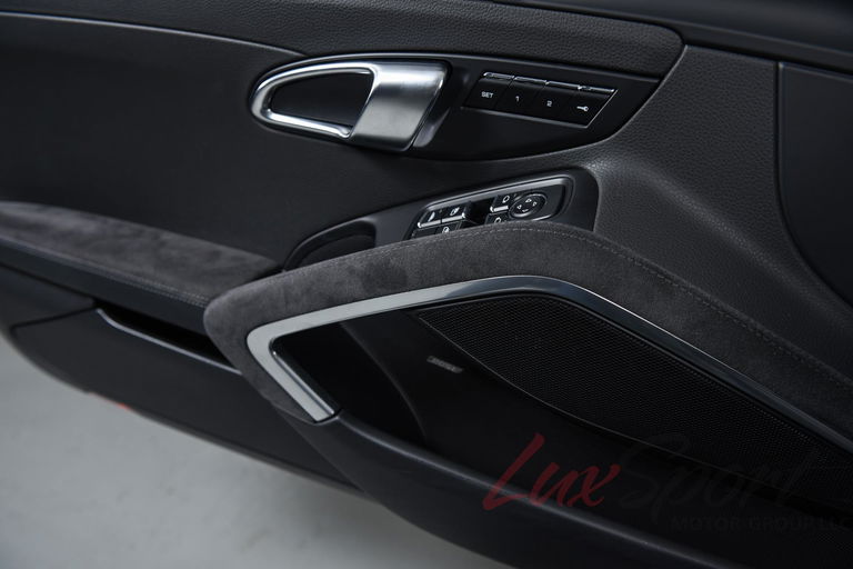 Porsche 991 Carrera 4 GTS