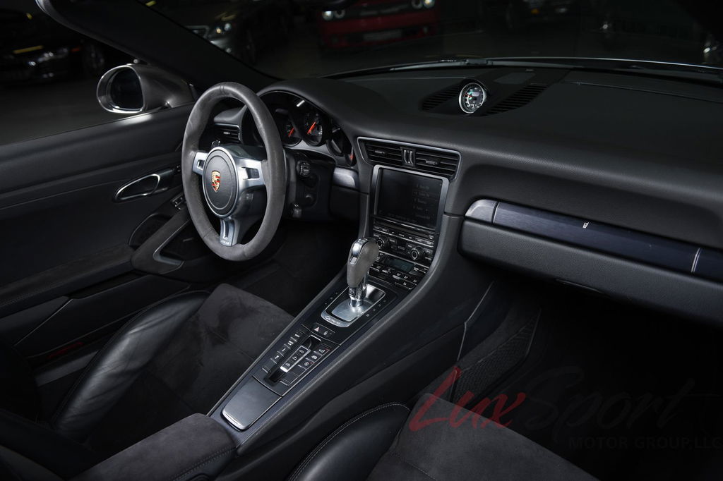 Porsche 991 Carrera 4 GTS