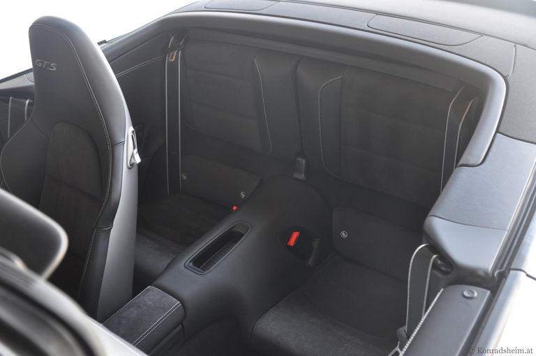 Porsche 991 Carrera 4 GTS