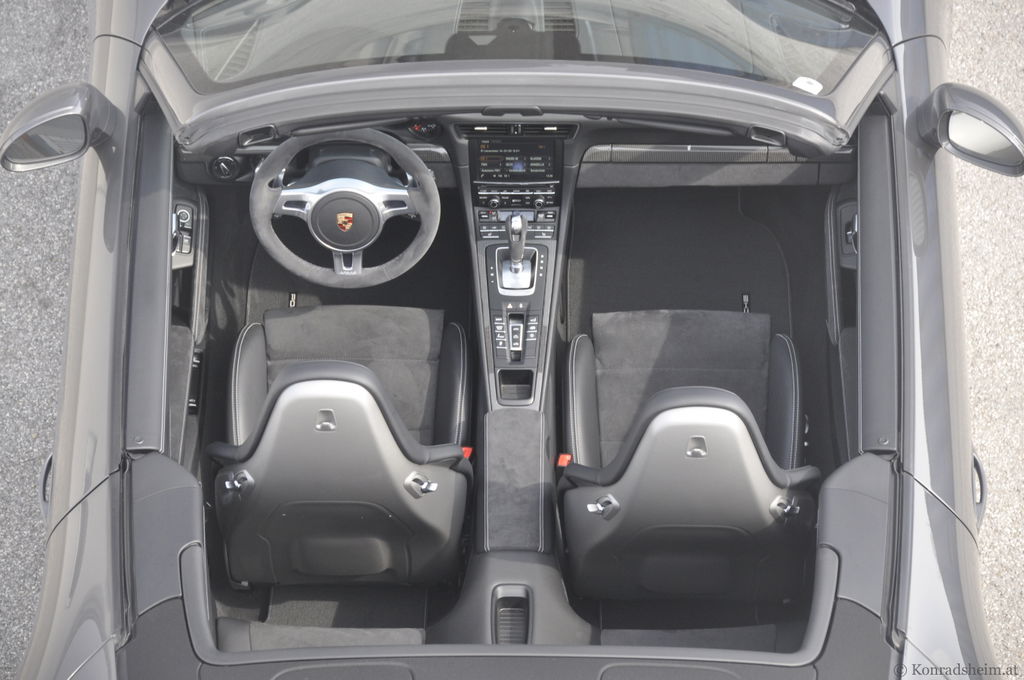 Porsche 991 Carrera 4 GTS