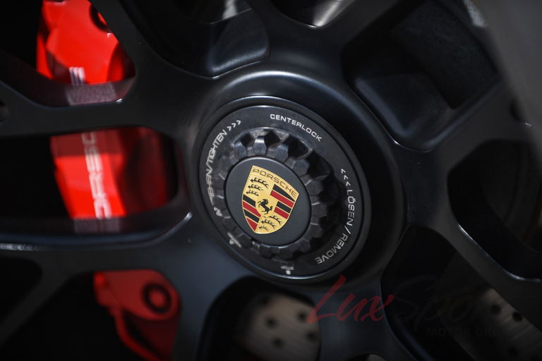 Porsche 991 Carrera 4 GTS