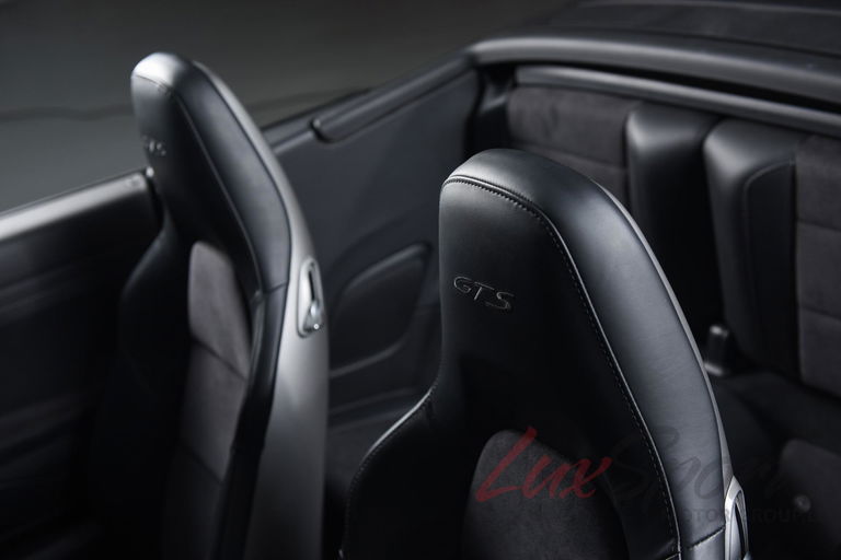 Porsche 991 Carrera 4 GTS