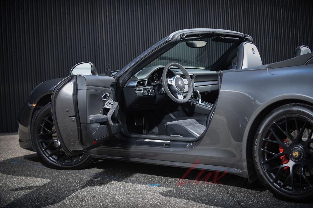 Porsche 991 Carrera 4 GTS