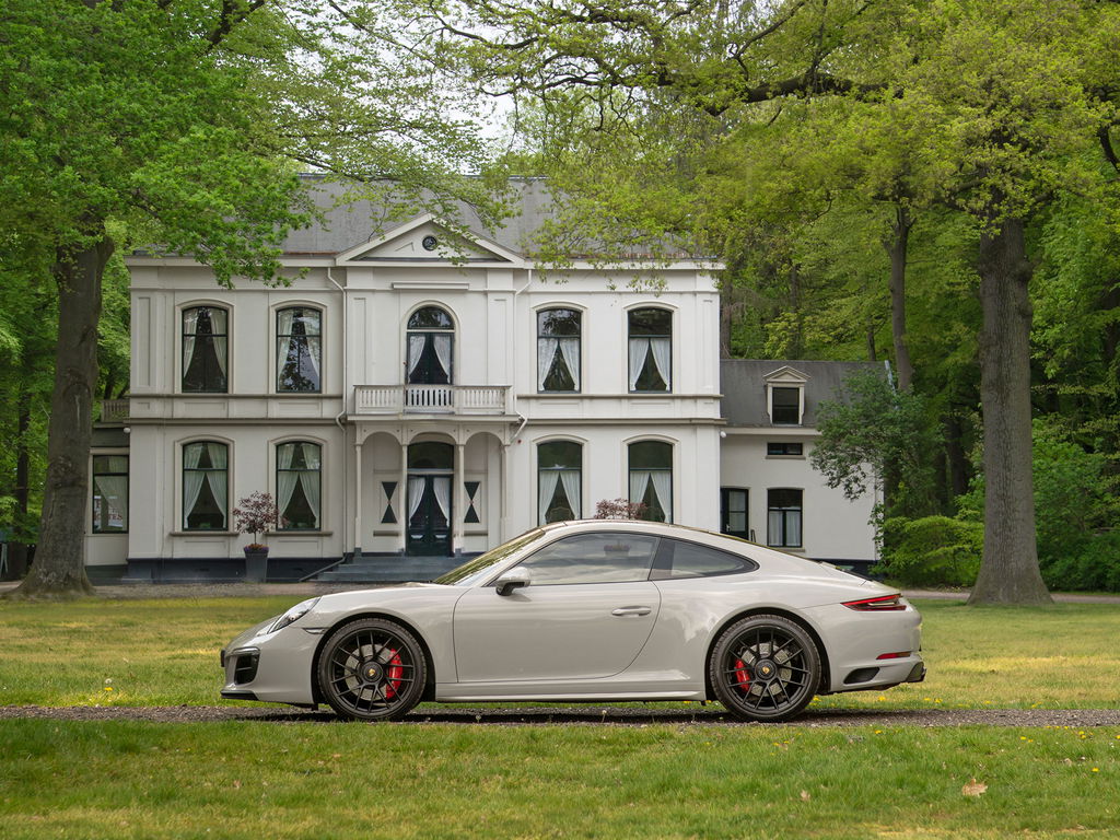 Porsche 991.2 Carrera GTS