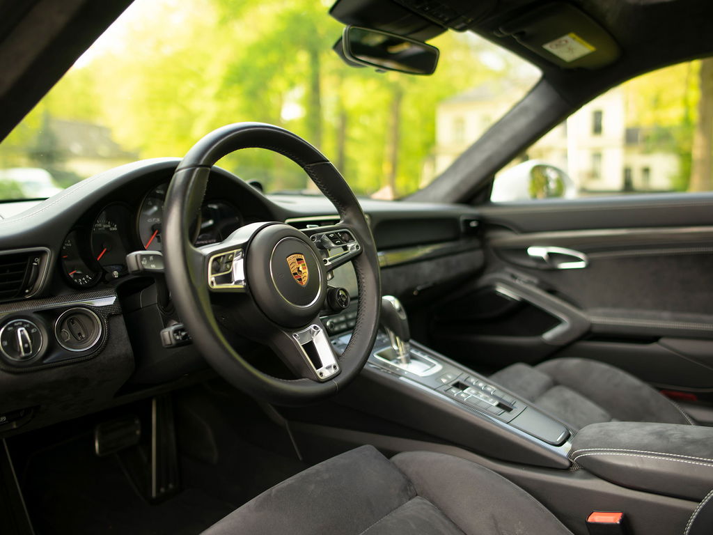 Porsche 991.2 Carrera GTS