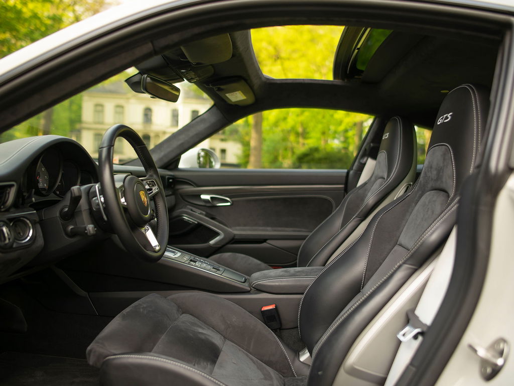 Porsche 991.2 Carrera GTS