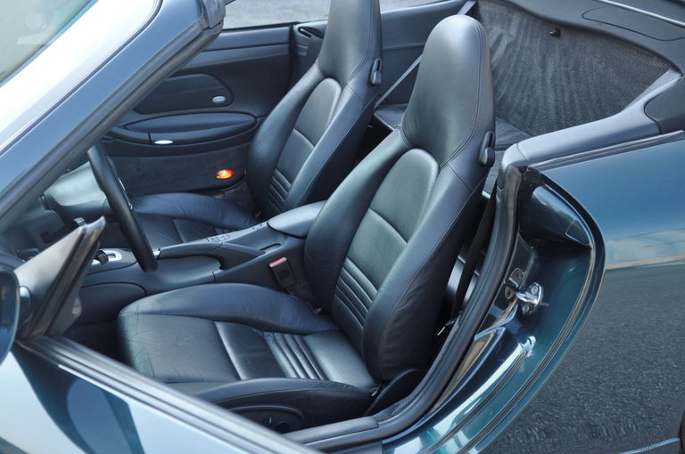 Porsche 996 Carrera 4