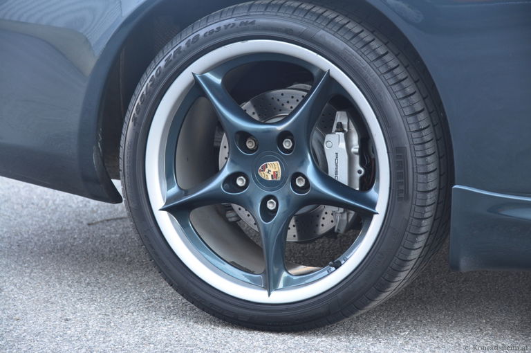 Porsche 996 Carrera 4