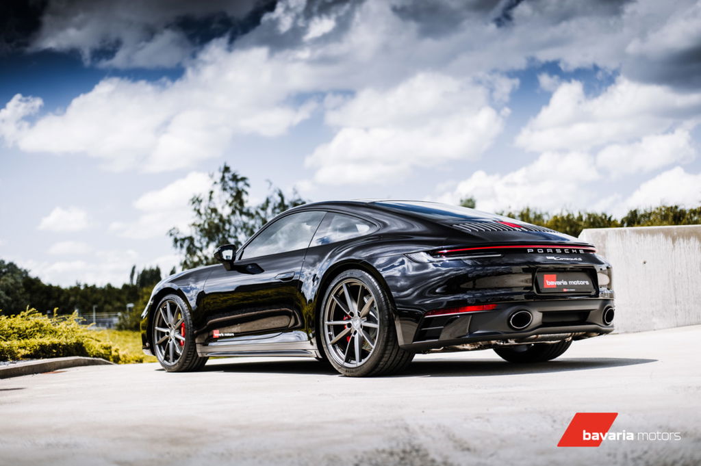 Porsche 992 Carrera 4S