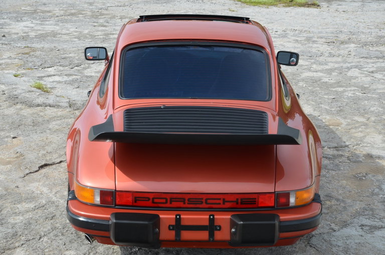 Porsche 911 Carrera 3.2
