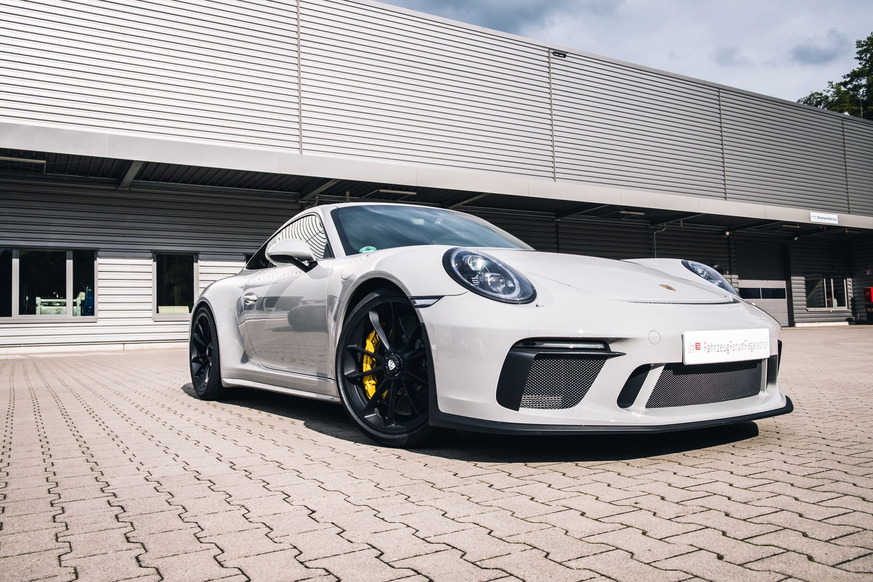 Porsche 991 GT3 Touring 2018 - elferspot.com - Marketplace for