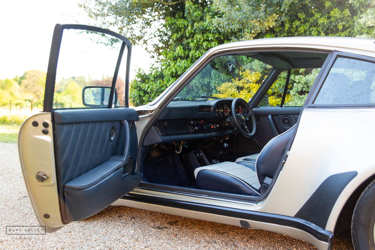 Porsche 911 Turbo 3.3