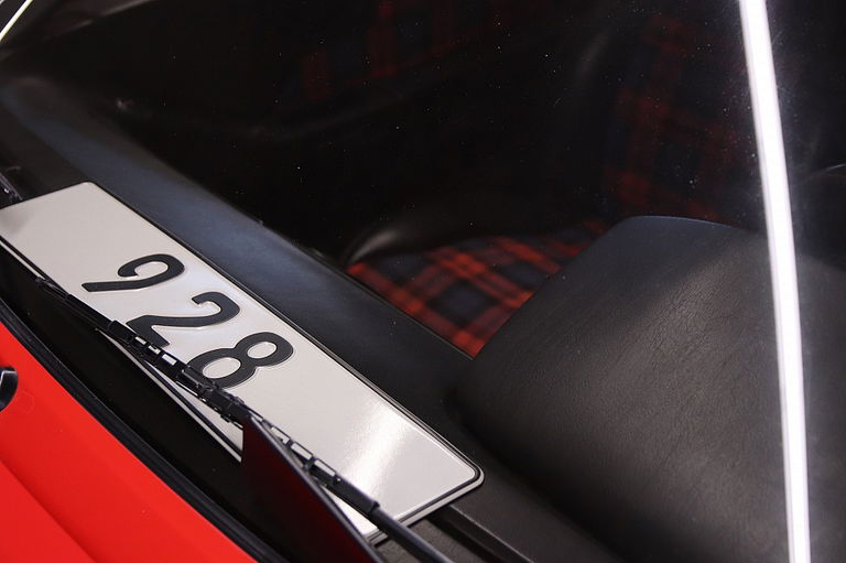 Porsche 928