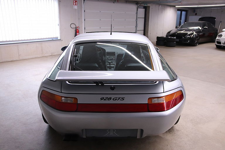 Porsche 928 GTS